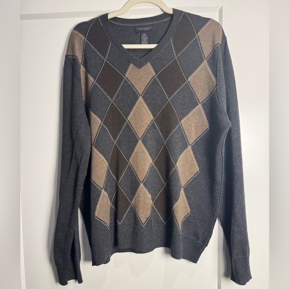 Banana Republic Other - Banana Republic Silk Cashmere Argyle V-Neck sweater brown gray